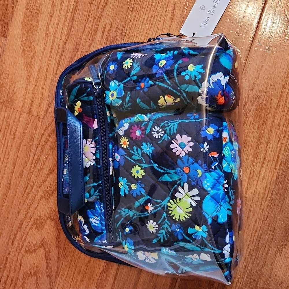 Vera Bradley Iconic 4 piece cosmetic set